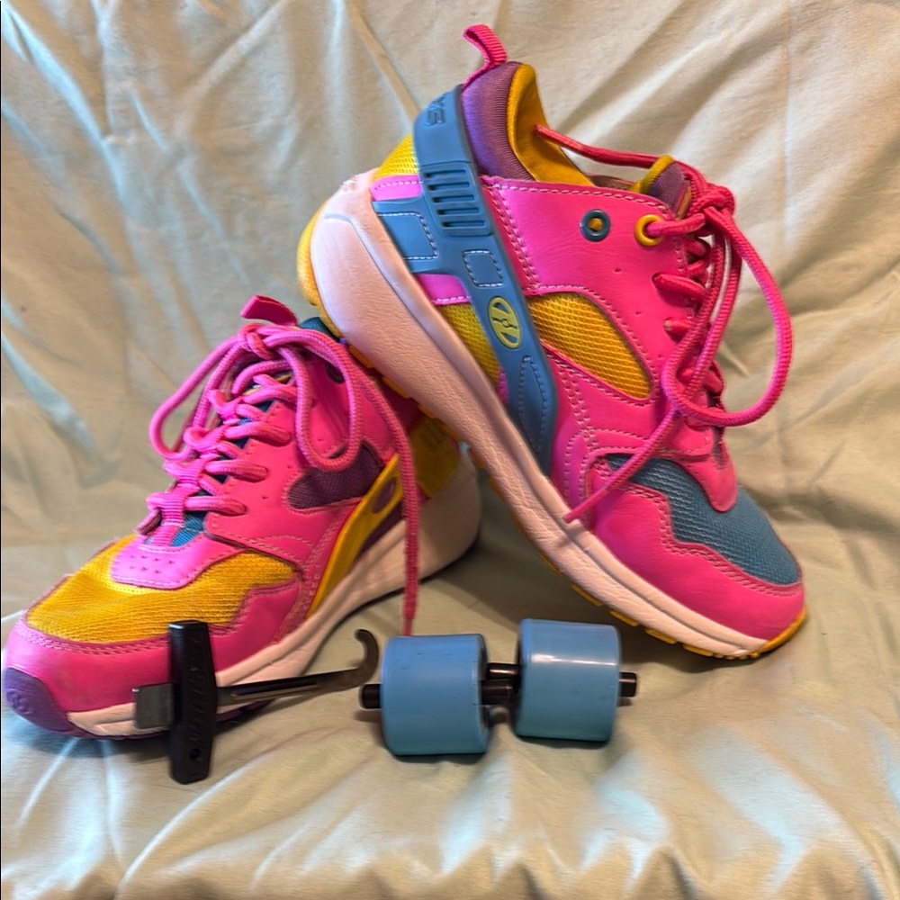 Used Kids Heelys Force Skate Shoe Size 1